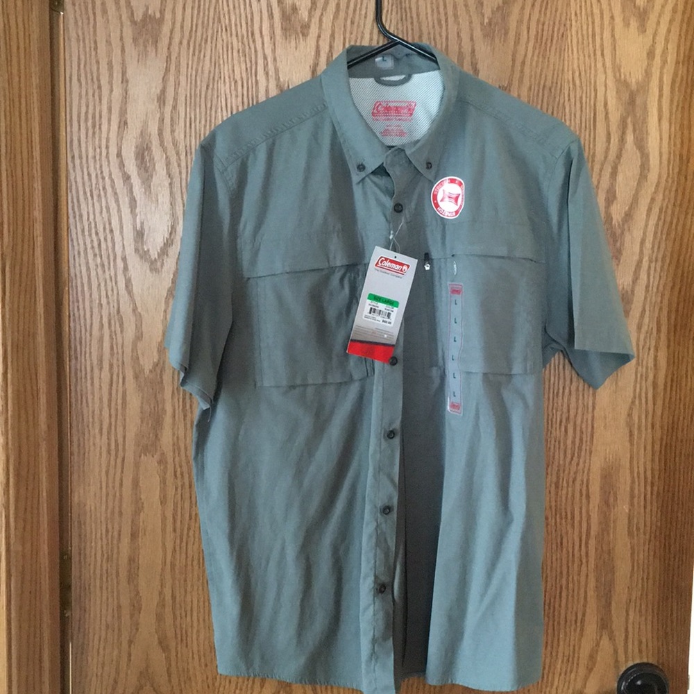 Men’s Size large Coleman Shirt